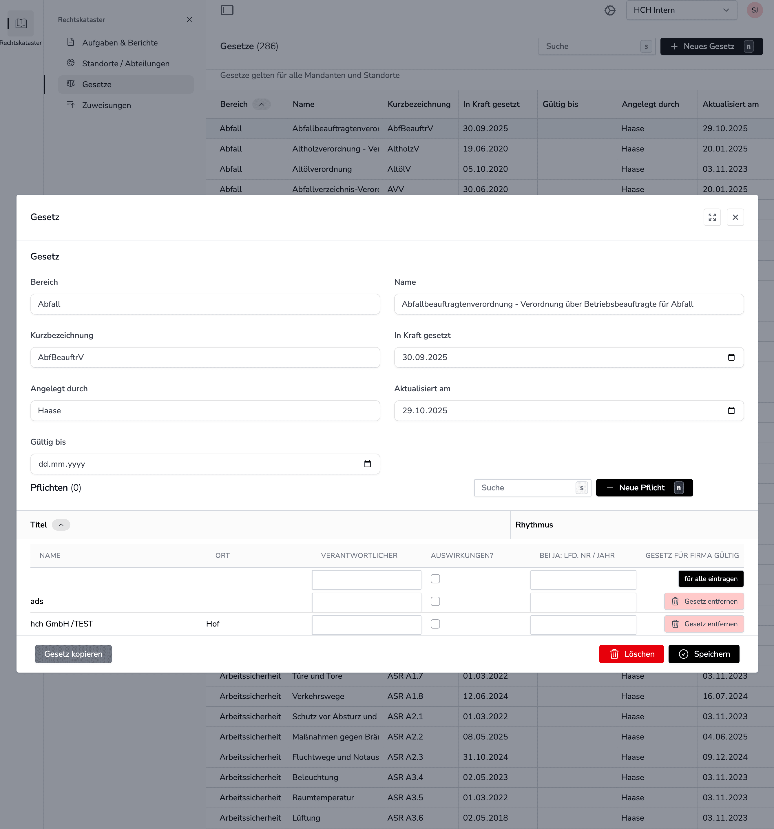 Gesetzeskatalog mit Detail-Dialog: Bereich, Inkrafttreten, Verantwortlicher und zugewiesene Pflichten je Standort — alles an einer Stelle pflegbar.